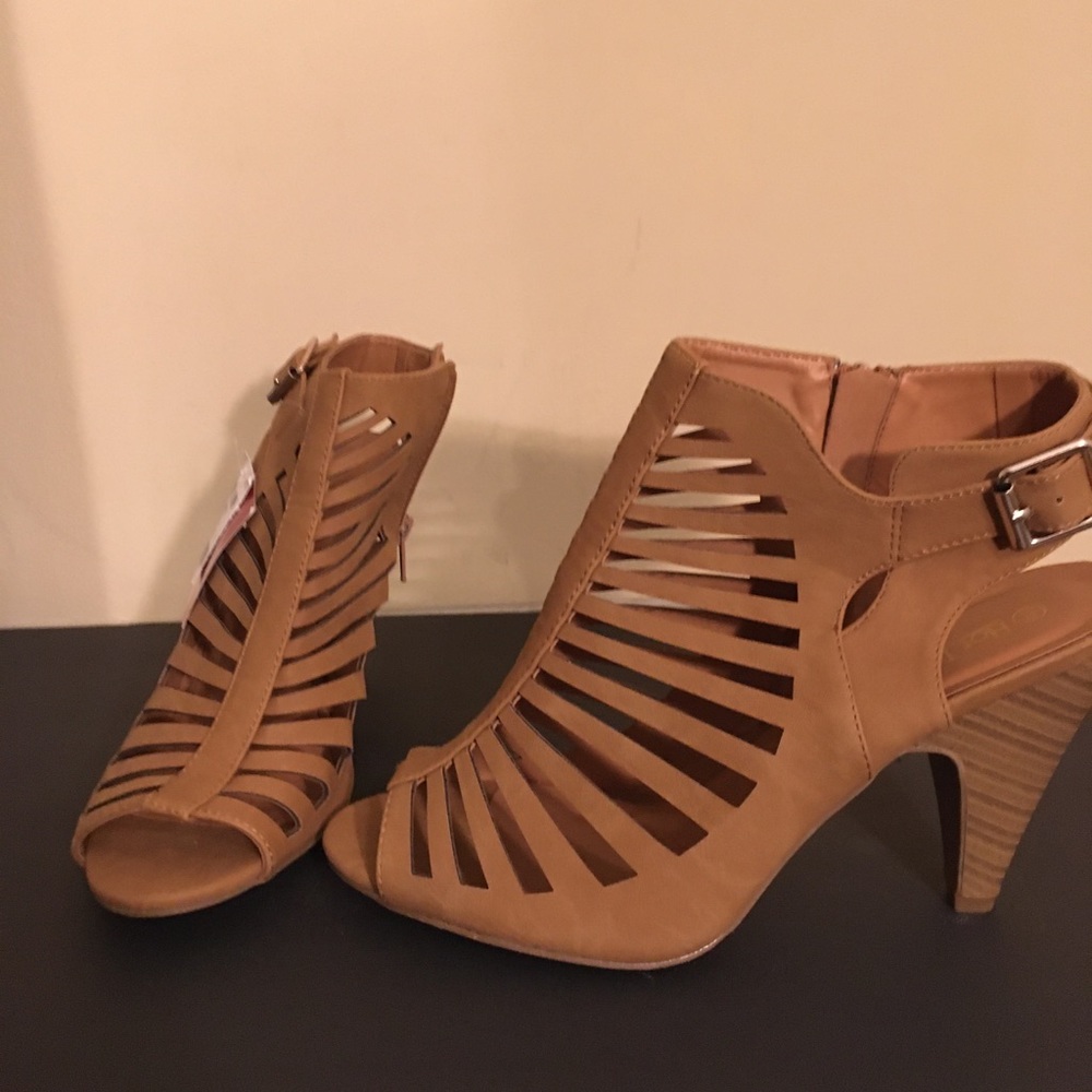 Tan heels